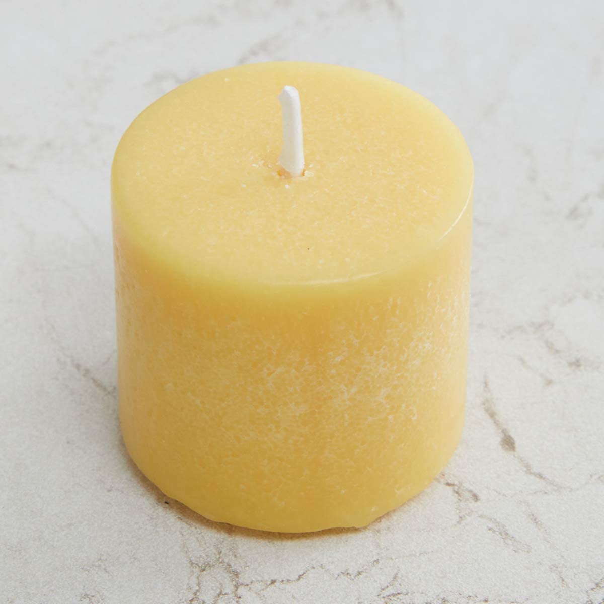 MOWIN Votive Candles Unscented Smokeless Wax Candles Set of 6 Votive Glass Candle Home Decor Small Candle 8-9 Hour (Yellow Votiv